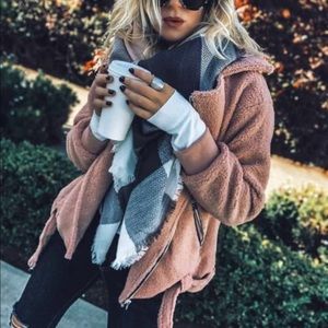 Vici Dolls Niagra Falls pocketed Sherpa Jacket